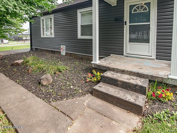 3rd image of 830 Bartley Ave