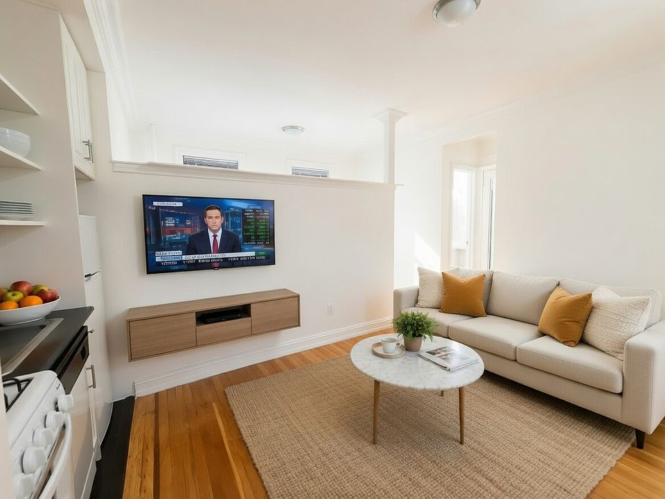 2nd image of 214 E 51st St APT 2E