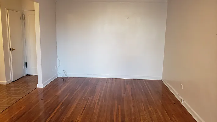 Rented by Max & Associates Realty Corp | media 6