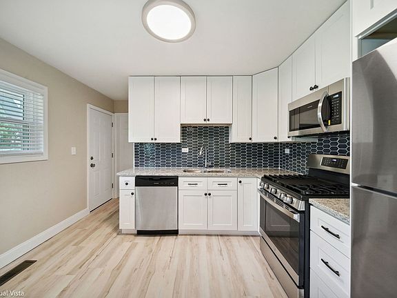 3rd image of 7530 Larchwood Ln