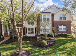 736 Woodside Trails Dr APT 102, Ballwin, MO 63021