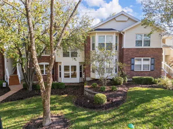 736 Woodside Trails Dr APT 102, Ballwin, MO 63021