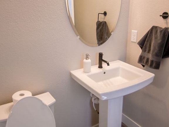 4th image of 6211 N Dayton Ct