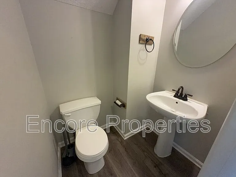 221 Danesway Dr — Photo 13