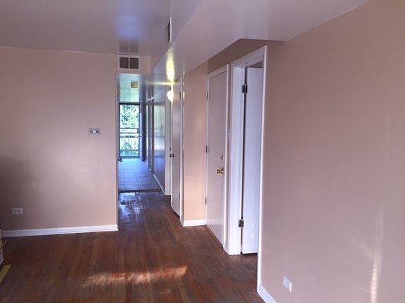 5th image of 13937 S School St #1