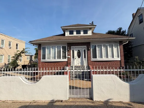 3265 River Rd, Camden, NJ 08105