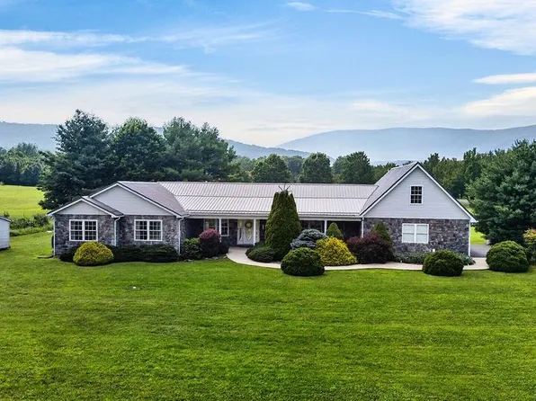 40A Bradford St, Swoope, VA 24479