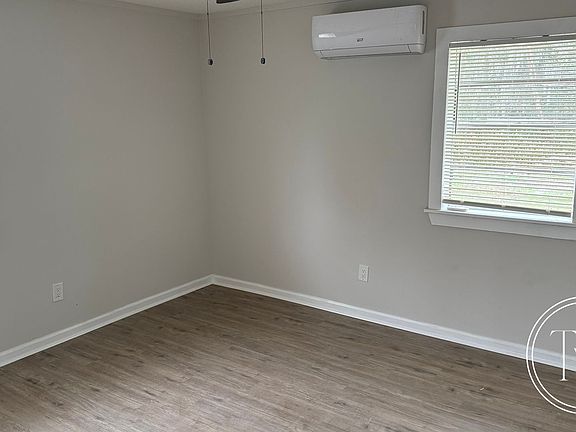 3rd image of 2214 Shell Rd