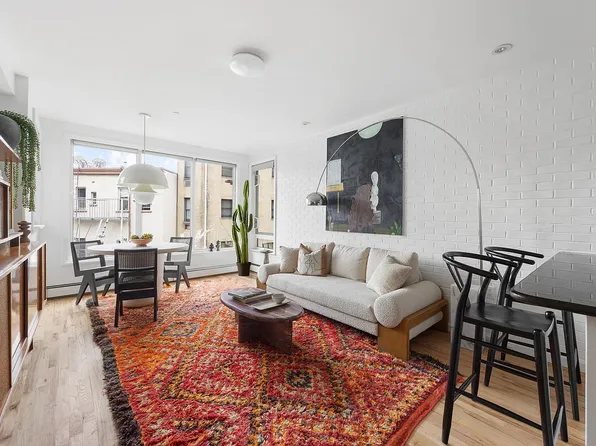 221 N 11th St APT 3, Brooklyn, NY 11211