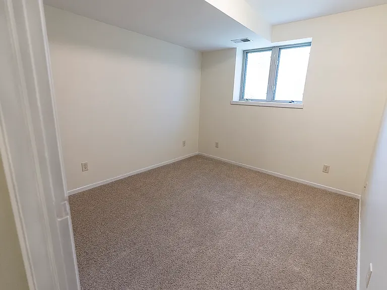 328 W Main St #B — Photo 16