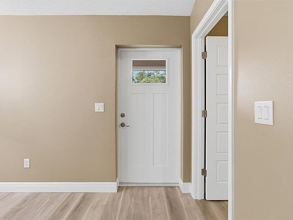 4th image of 9944 N WAYLAND AVENUE
