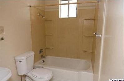 4th image of 10236 McClemont Ave APT B
