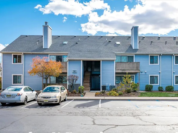 807 Aspen Dr, Plainsboro, NJ 08536