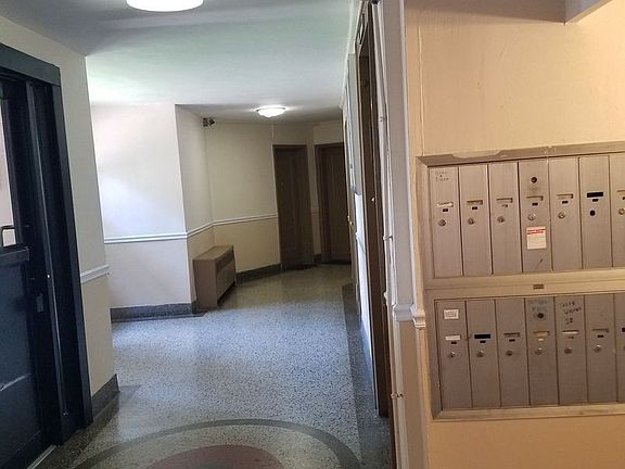 5th image of 13905 85th Dr APT 1D