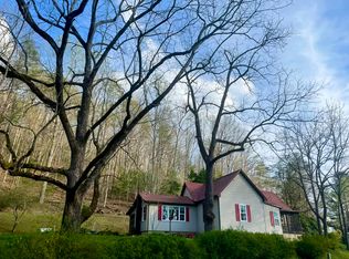 926 Lower Trackrock Rd, Blairsville, GA 30512