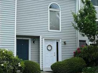 3 Sunridge Ln, Cromwell, CT 06416