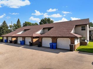 551 Hawaii Ln, Sun Prairie, WI 53590