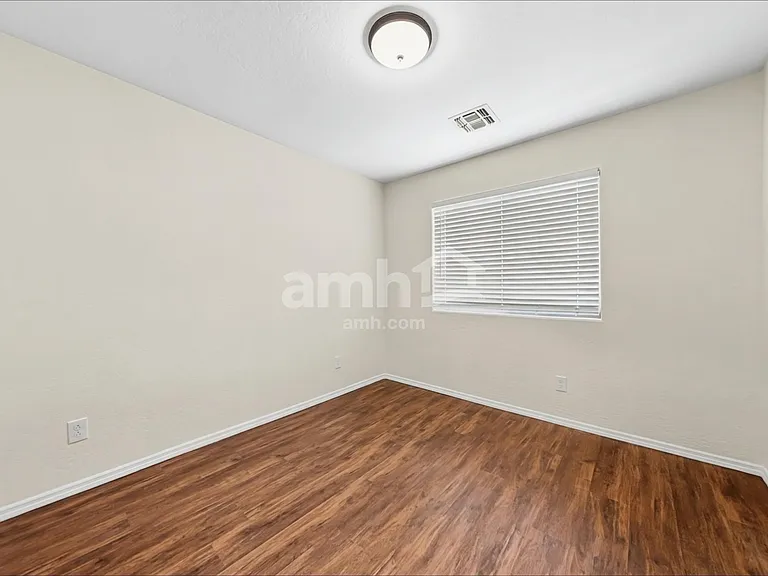 17238 W Maui Ln — Photo 13