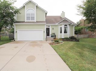 1225 NE Cardinal Cir, Lees Summit, MO 64064