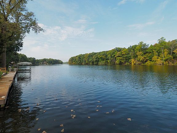 11476 Riverside Dr-103