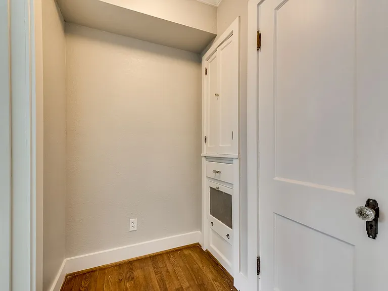 4928 Bryan — Photo 31