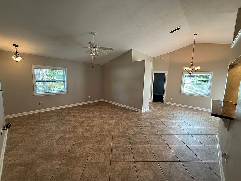 801 Heather Glen Cir — Photo 3