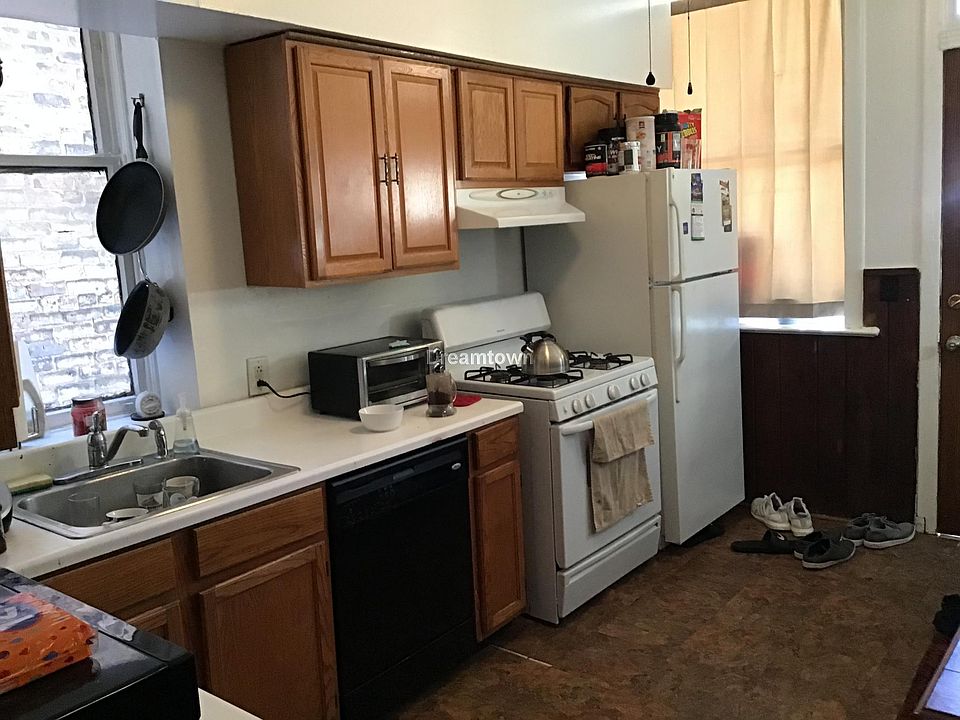 1st image of 4058 N Kenmore Ave