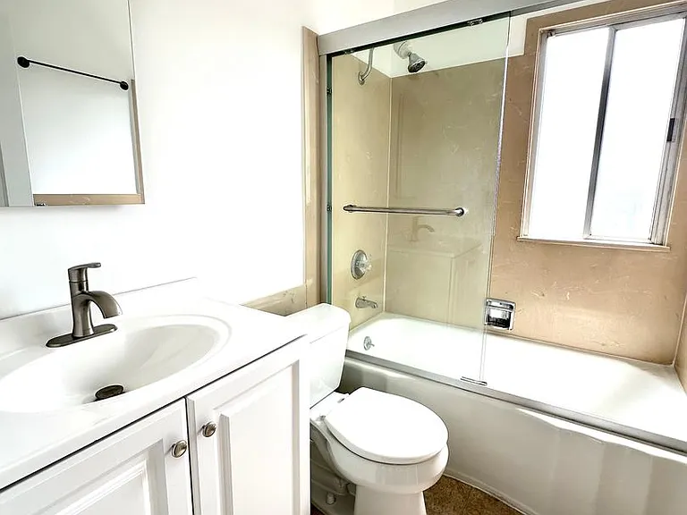 3833 Lawton St — Photo 10