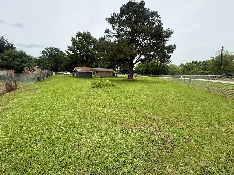 403 Polly St — Photo 15