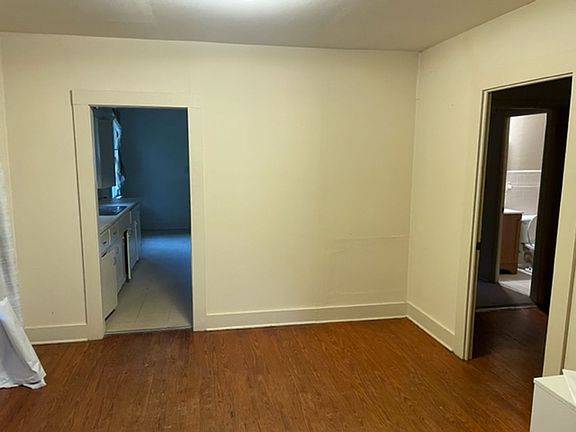 3rd image of 808 N Bronough St