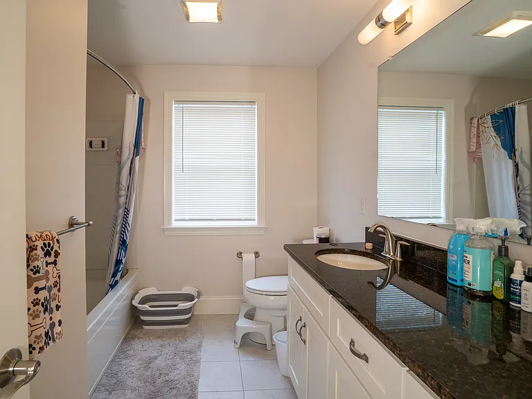 4 Strauss Ln — Photo 17