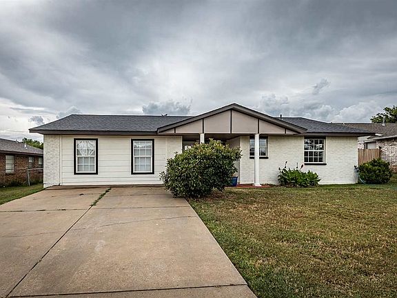 2nd image of 6115 SW Park Pl