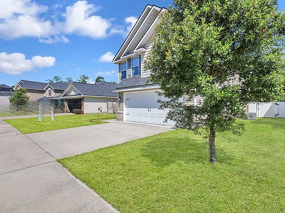 3rd image of 203 Grandview Dr