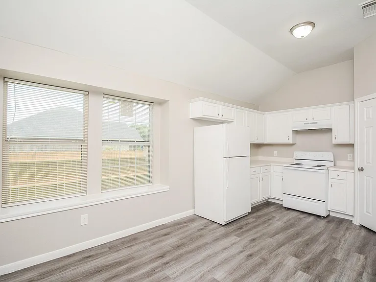12202 Duane Ct — Photo 8