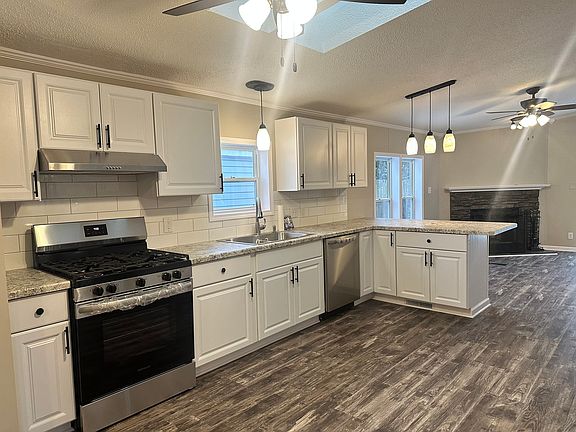 3rd image of 10733 W Gateway Dr