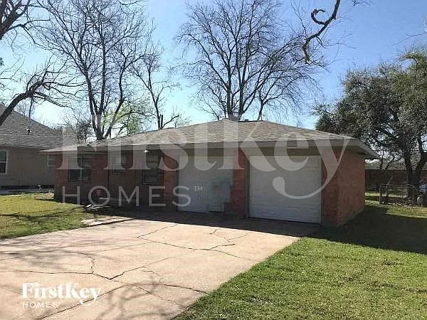 3105 McKinney Dr