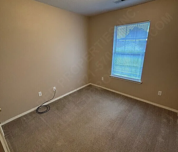 2538 W Houston St — Photo 8