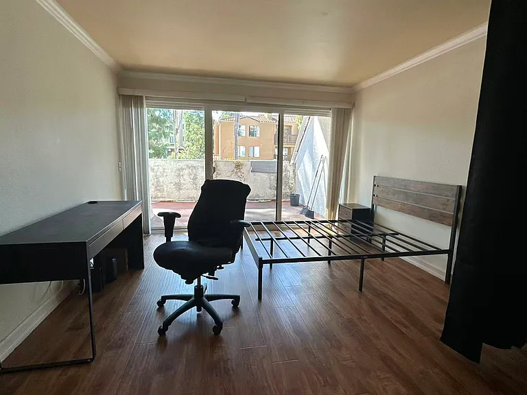 8332 Regents Rd #1G — Photo 3