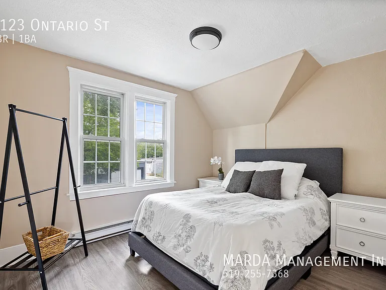 2123 Ontario St — Photo 15