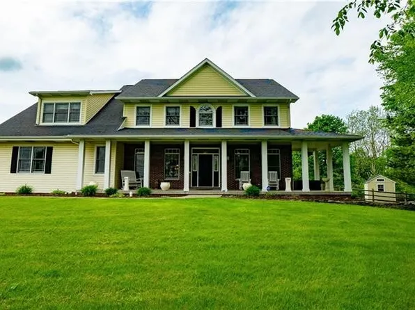 105 Cedar Dr, Slippery Rock, PA 16057