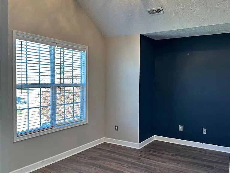 3912 Barclay Way — Photo 18