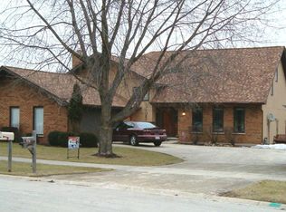 11S083 Sheri St, Naperville, IL 60565