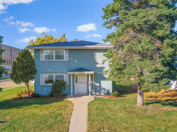 130 W Custer Ave, Oshkosh, WI 54901