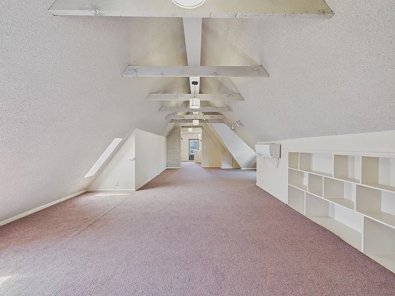 205 Logan St — Photo 17
