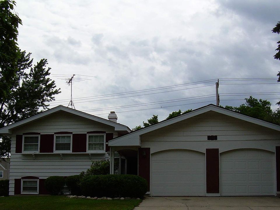 Rare 2 car garage