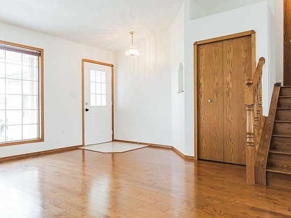 5th image of 10610 SE Michaelis Blvd