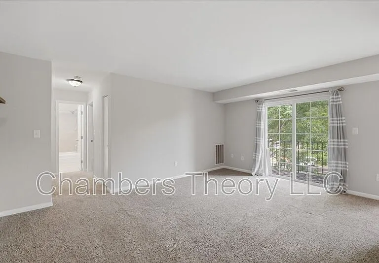 1521 Colonial Dr #304 — Photo 4