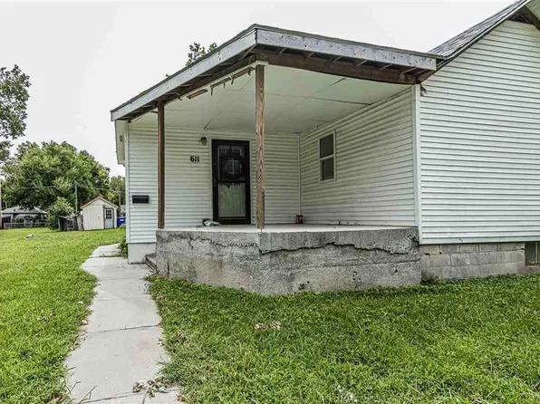 611 W 12th St, Junction City, KS 66441