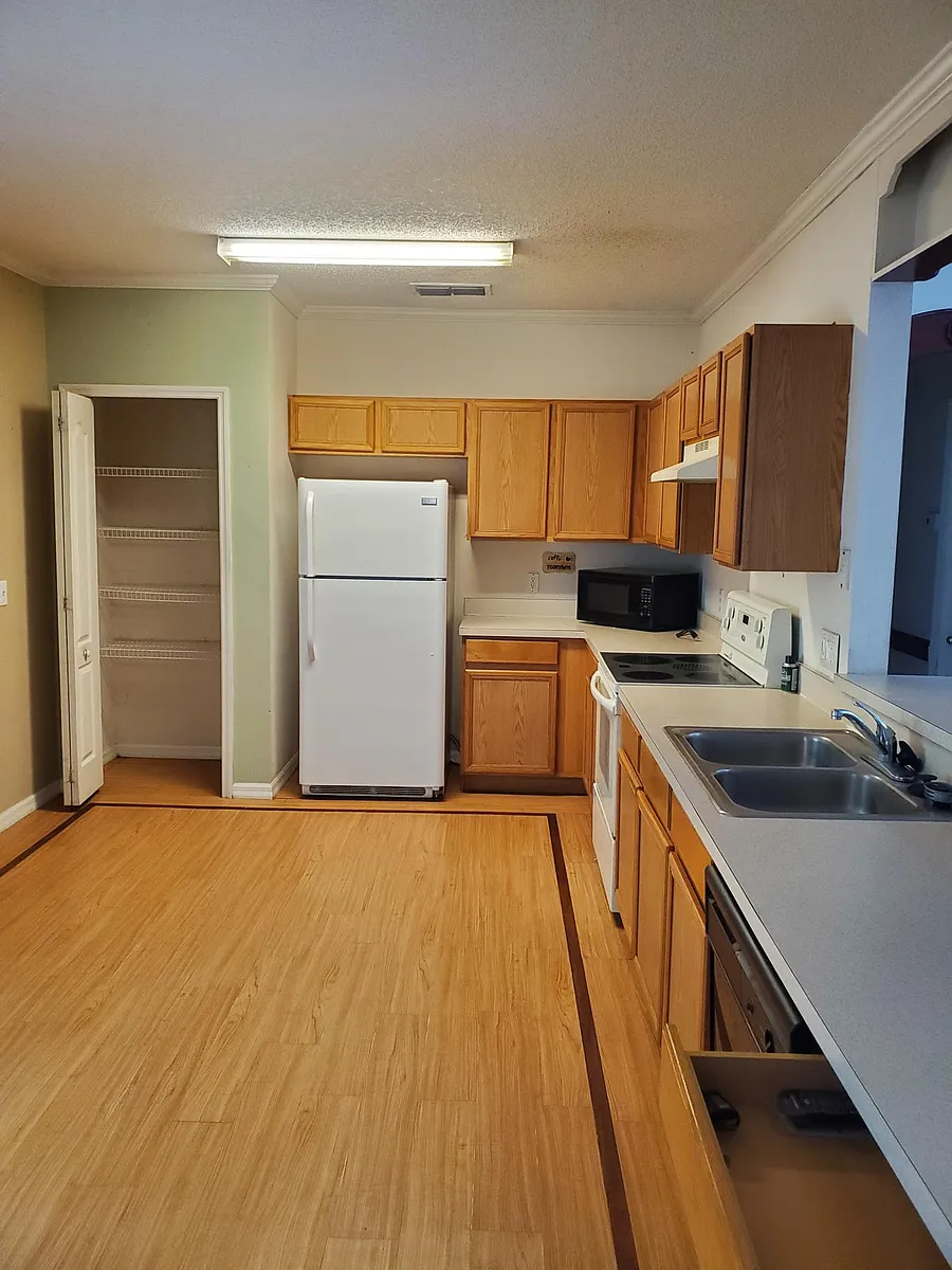 Building Photo - 816 Mountbatten Ln