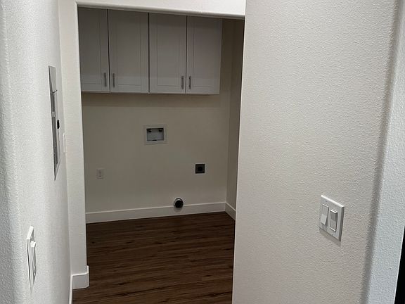 5th image of 220 James St
